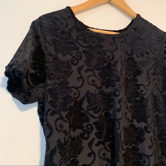 Gloria Vanderbilt | Vintage Velvet Tee Shirt - Picture 2 of 11